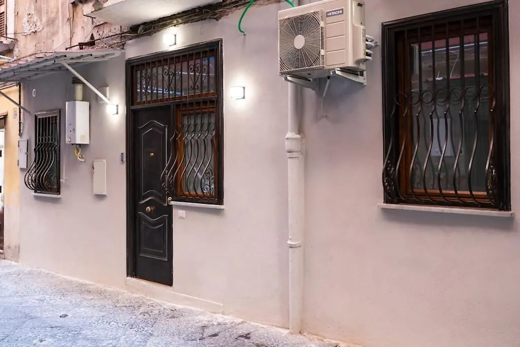 casa puteca quartieri spagnoli-1